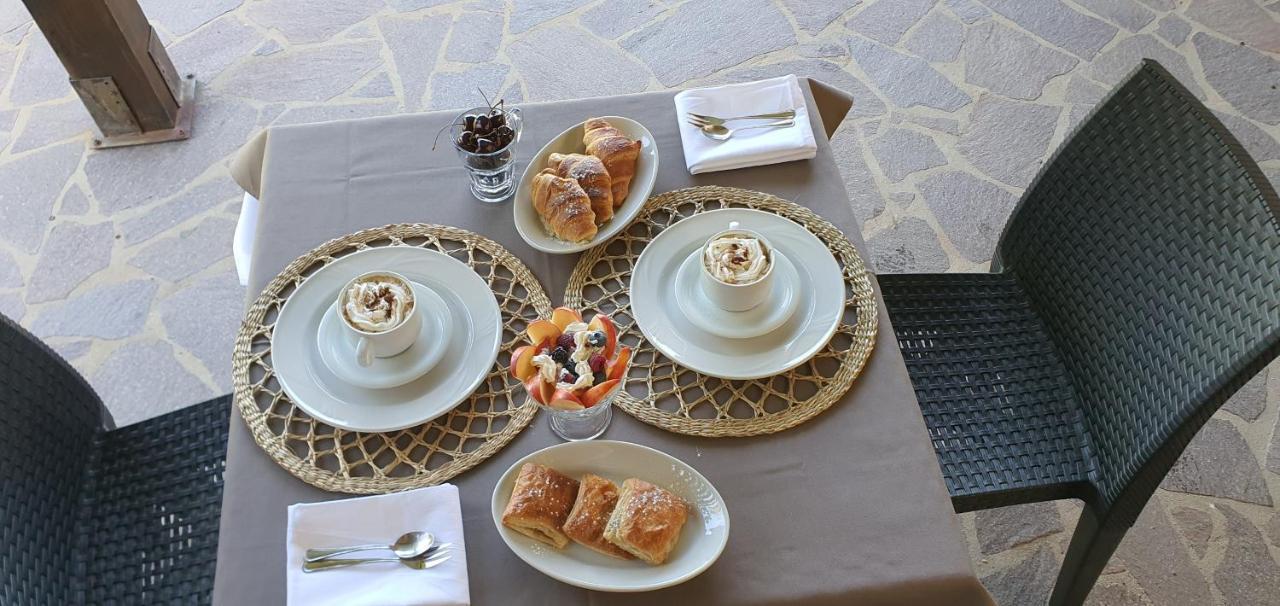 Artemisia Bed And Breakfast SantʼAnna Arresi Exterior foto